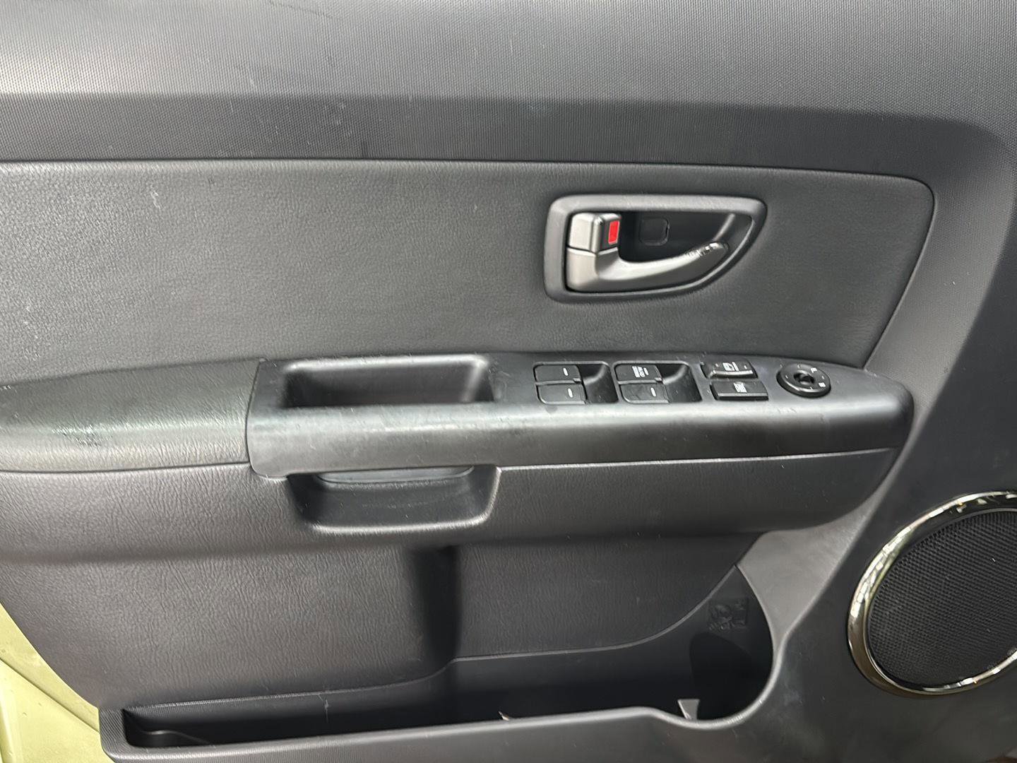Used 2011 Kia Soul + FWD image 4
