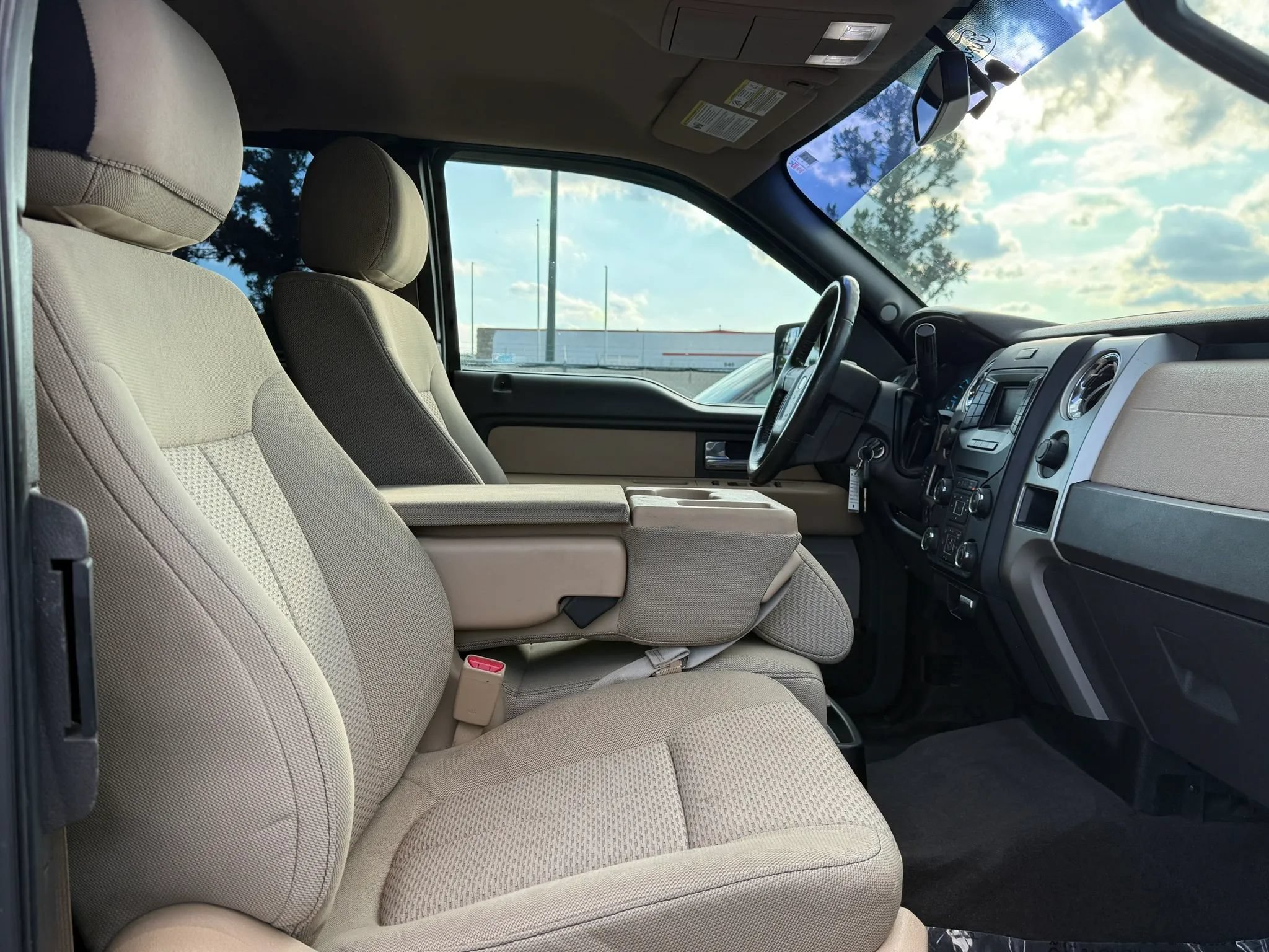 Used 2013 Ford F150 XLT w/ Mid Equipment Group AWD/4WD image 18