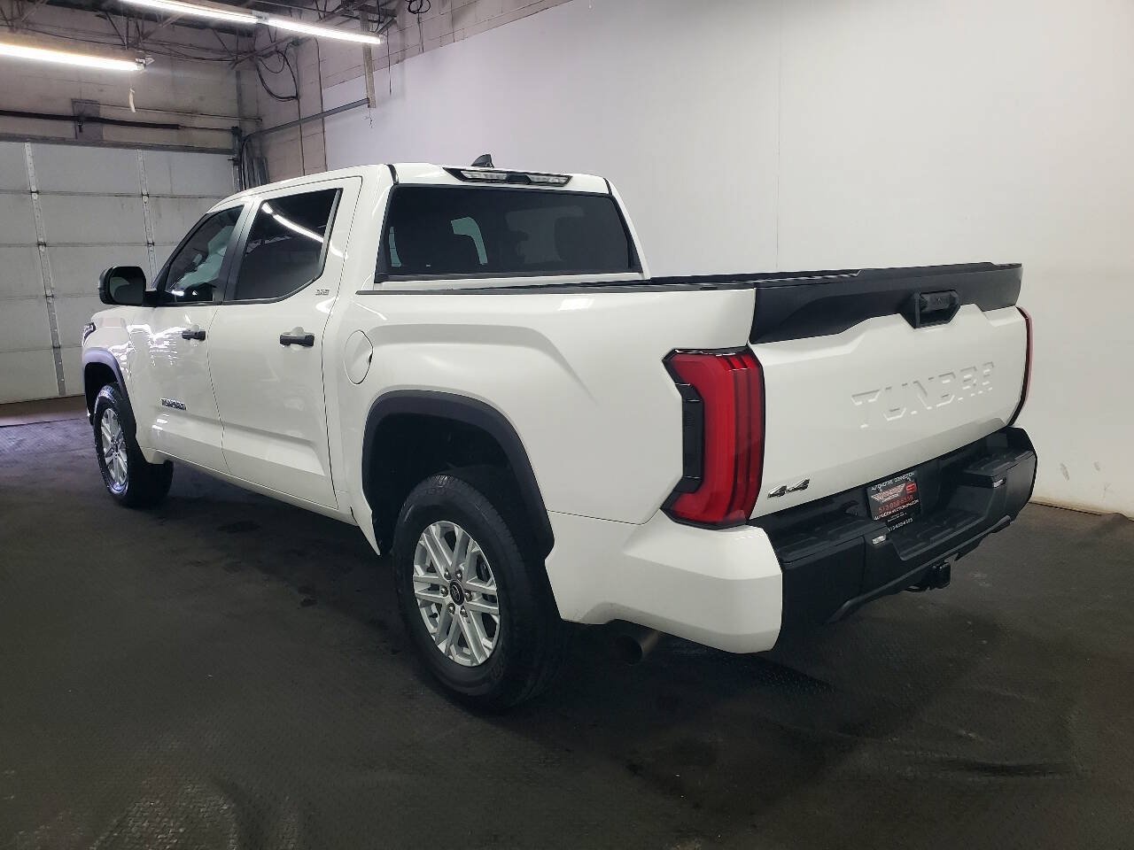 Used 2025 Toyota Tundra SR5 AWD/4WD image 5