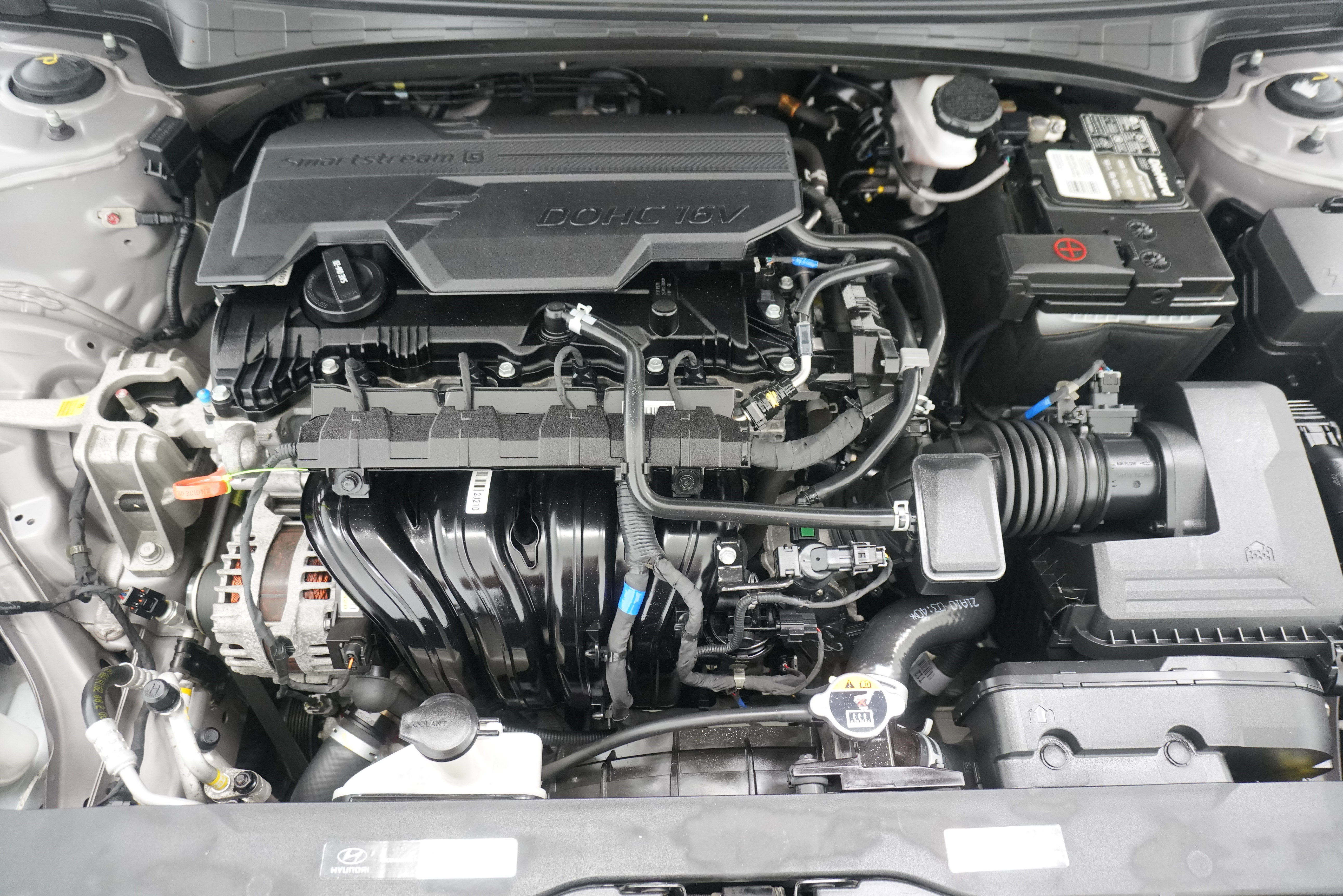 Used 2021 Hyundai Elantra Limited FWD image 29