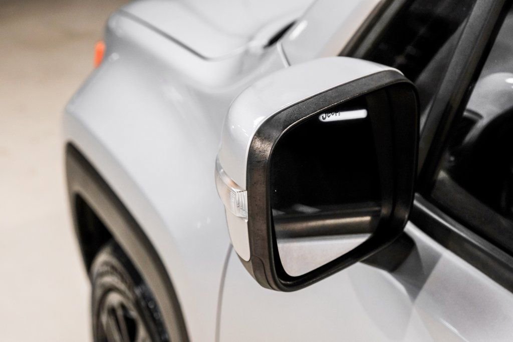 Used 2017 Jeep Renegade Altitude image 43