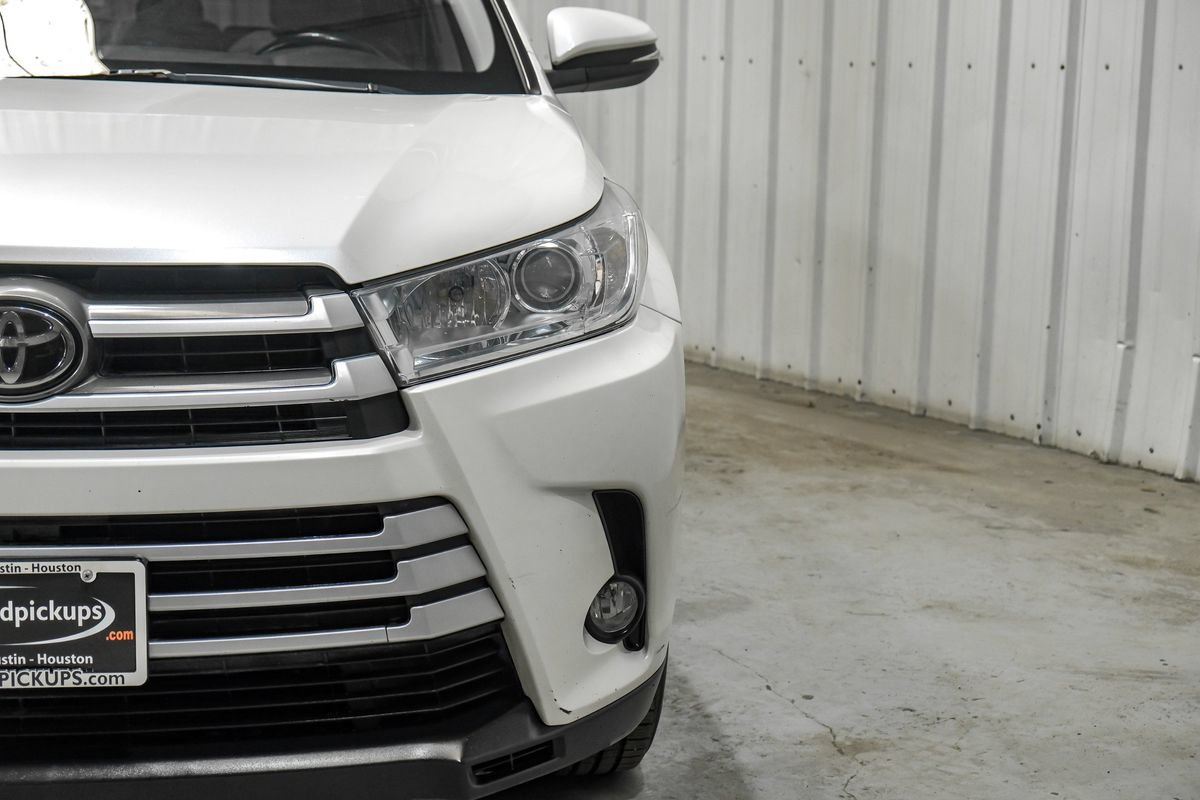 Used 2018 Toyota Highlander XLE FWD image 47