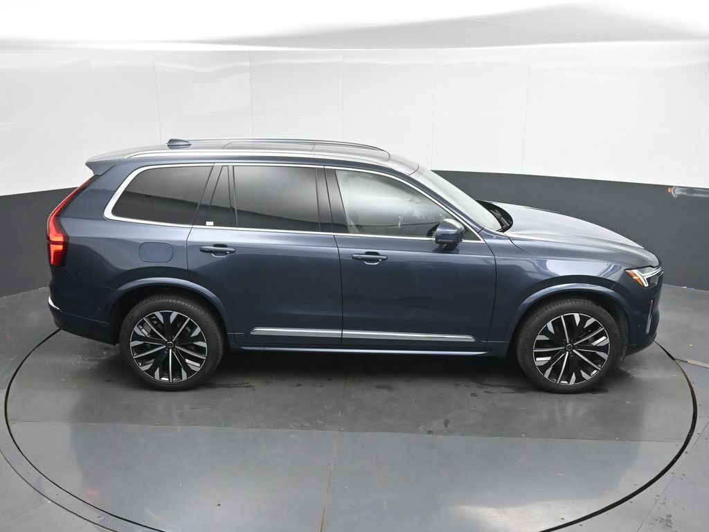 Used 2026 Volvo XC90 B6 Plus AWD/4WD image 32