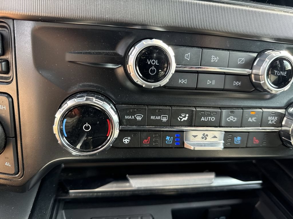 Used 2024 Ford F250 Platinum AWD/4WD image 32
