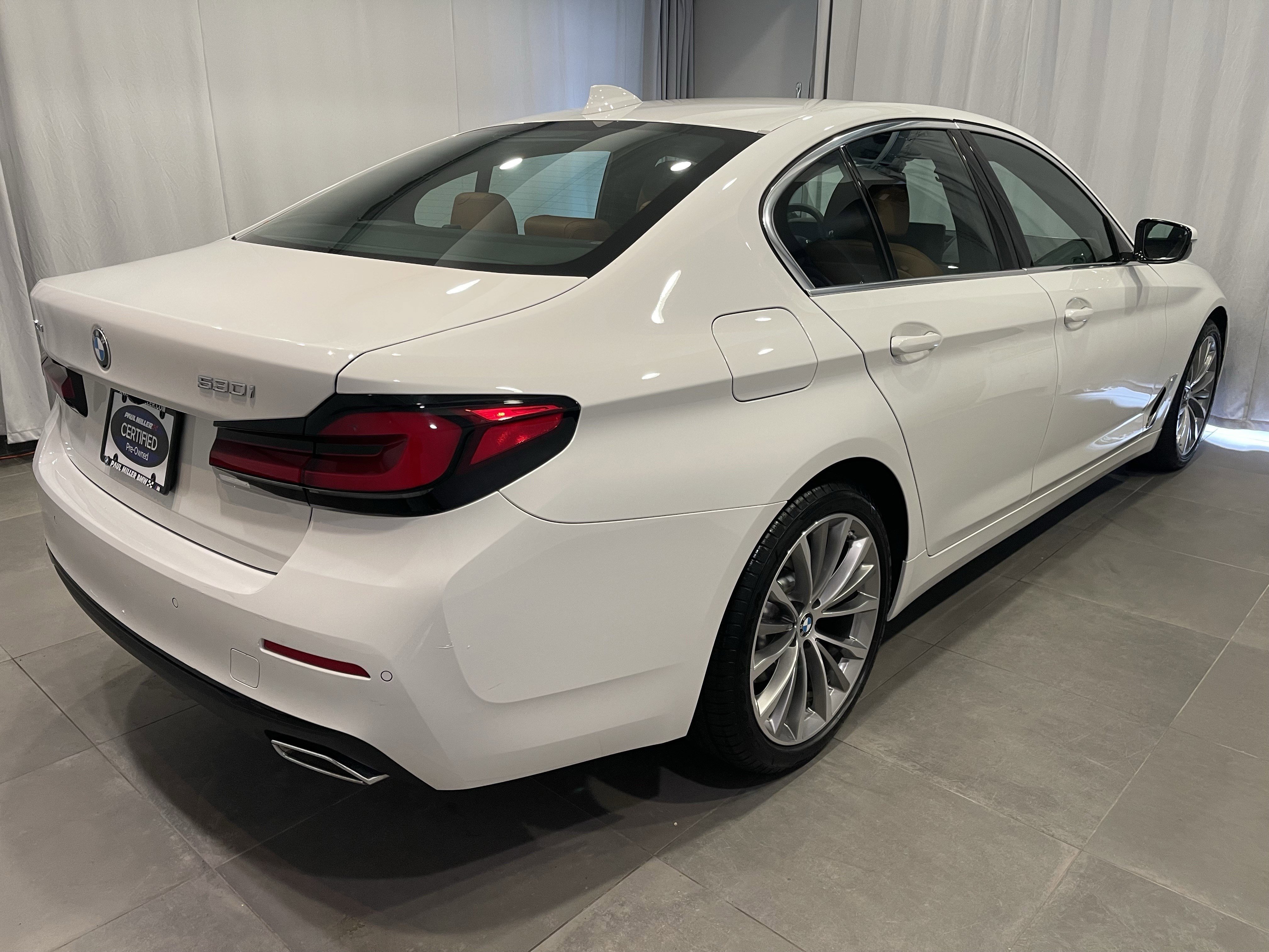 Certified 2022 BMW 530i xDrive w/ Premium Package AWD/4WD image 6
