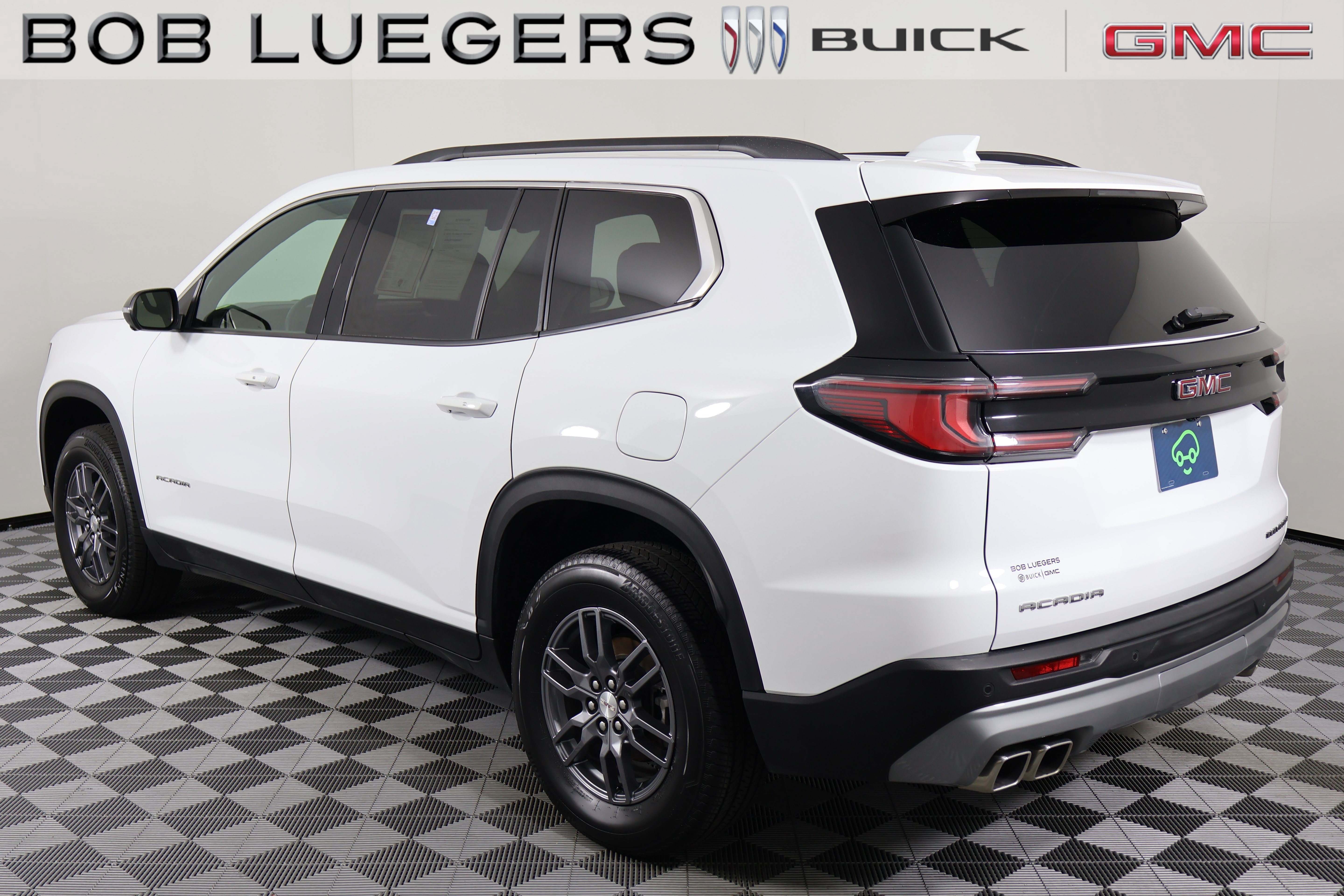 Certified 2025 GMC Acadia Elevation FWD image 4