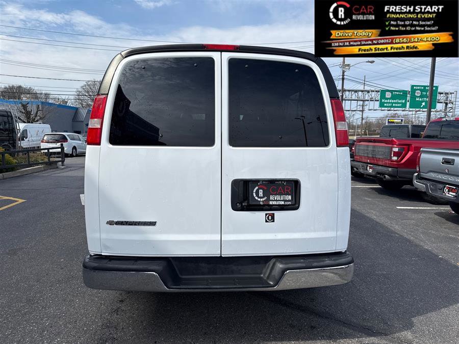 Used 2017 Chevrolet Express 3500 LT w/ LT Preferred Equipment Group image 6