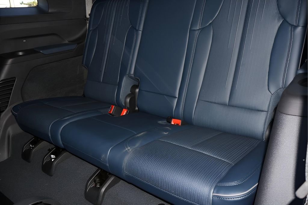 New 2025 Cadillac Escalade IQ Luxury 2 image 16