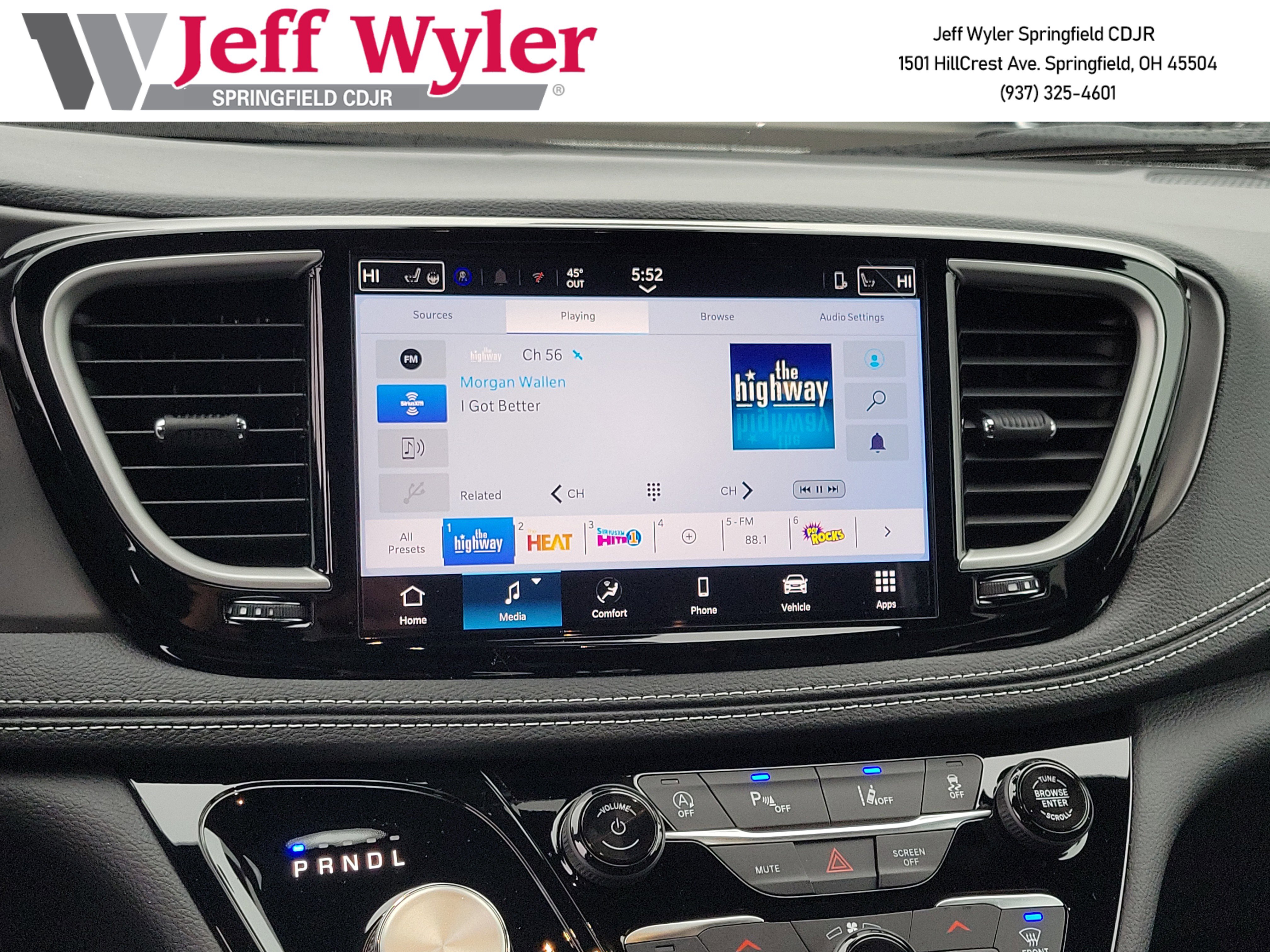 New 2026 Chrysler Pacifica Select image 11