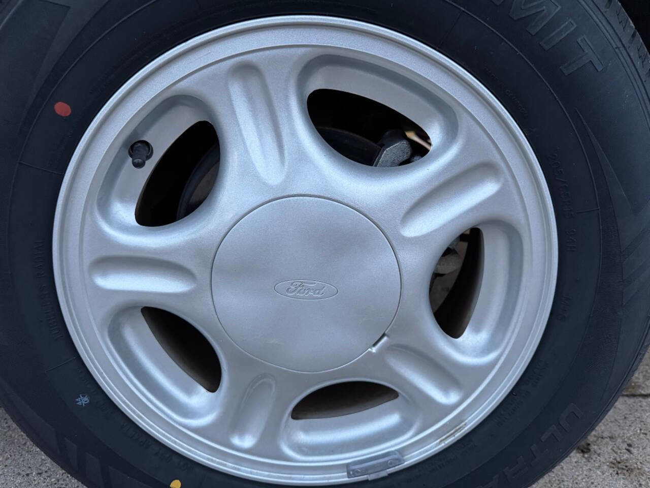 Used 1997 Ford Taurus GL image 47