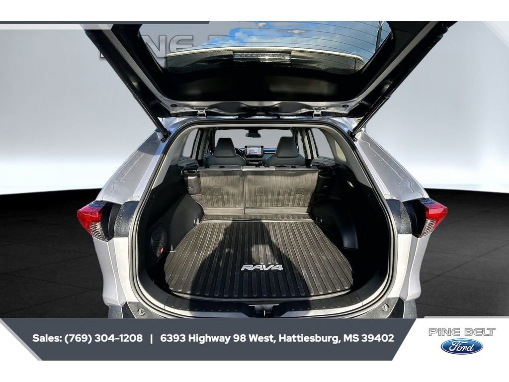 Used 2023 Toyota RAV4 XLE Premium FWD image 21