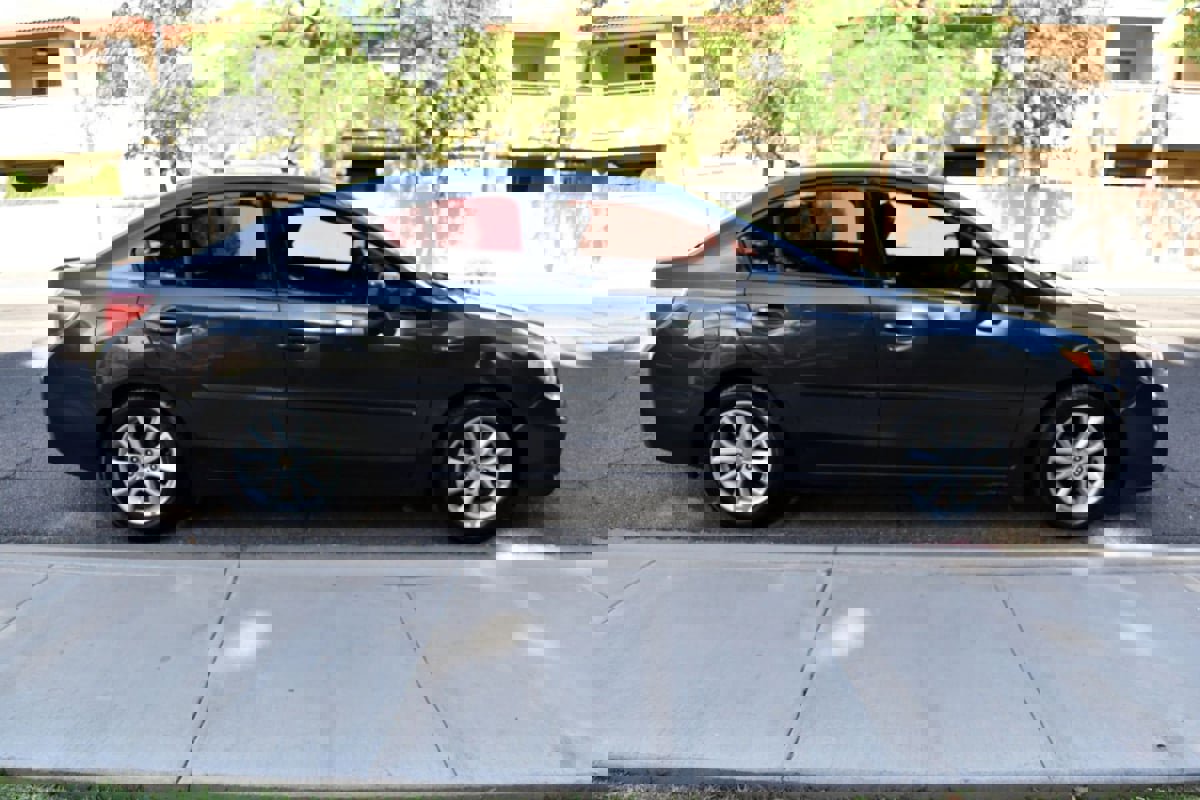 Used 2013 Subaru Impreza 2.0i Premium image 8