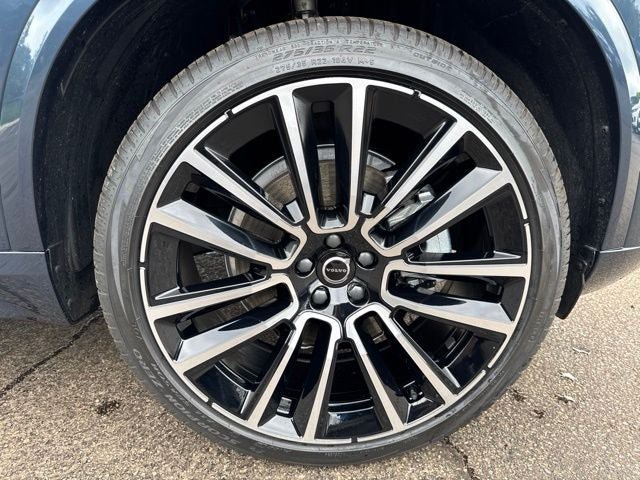 Used 2025 Volvo XC90 B6 Ultra w/ Protection Package Premier AWD/4WD image 32