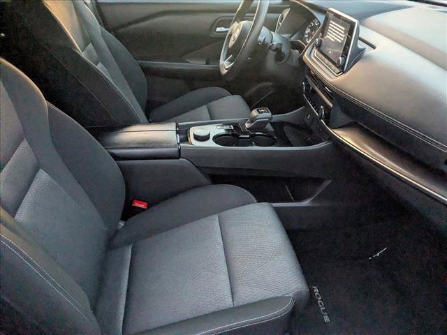 Used 2024 Nissan Rogue SV image 20