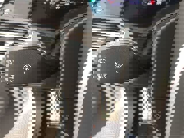 Used 2023 BMW X6 M50i w/ Executive Package image 29