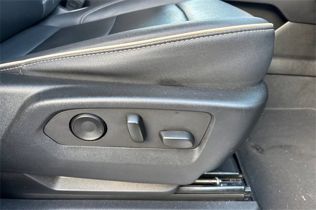 Used 2023 GMC Yukon SLT image 24