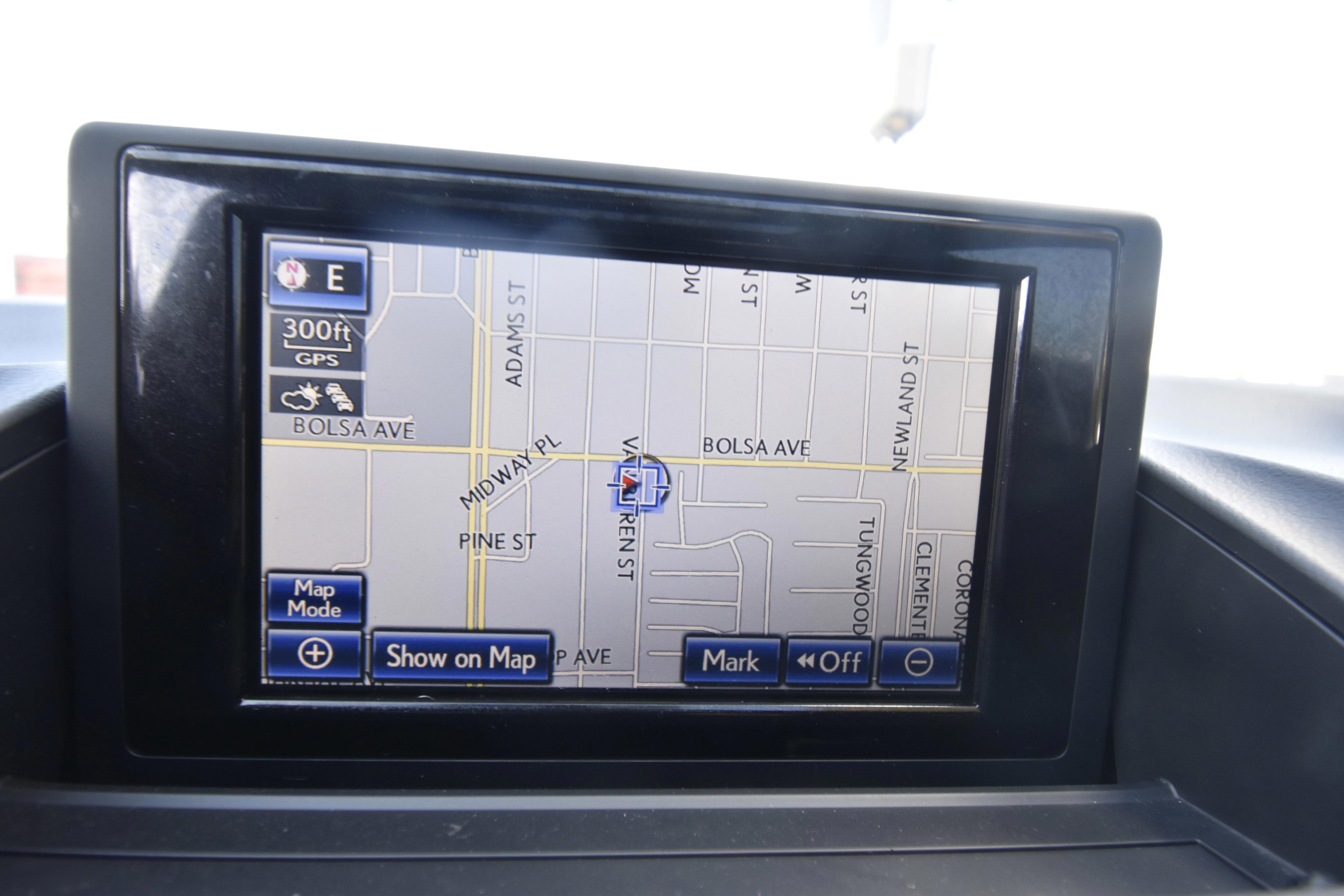 Used 2013 Lexus CT 200h w/ F Sport Pkg w/Nuluxe Trim FWD image 2