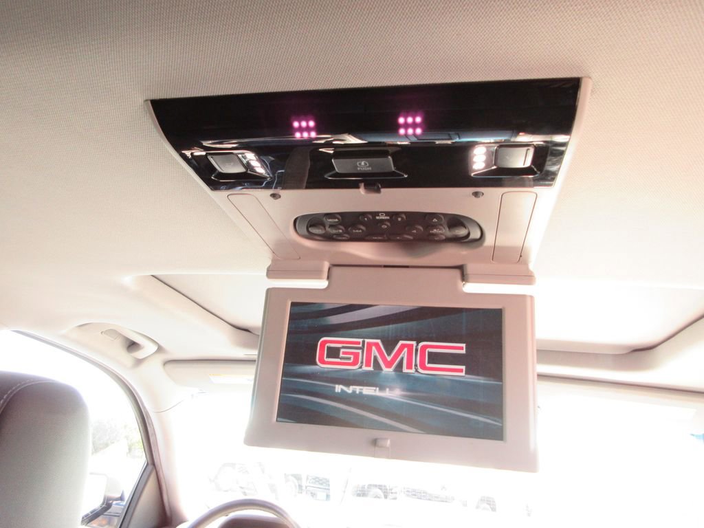 Used 2019 GMC Yukon SLT w/ Graphite Performance Edition AWD/4WD image 18