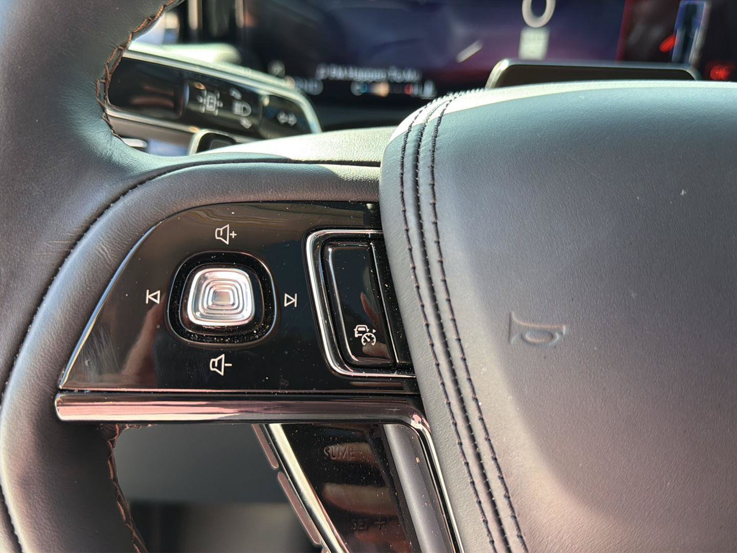 Used 2026 Lincoln Aviator AWD image 23