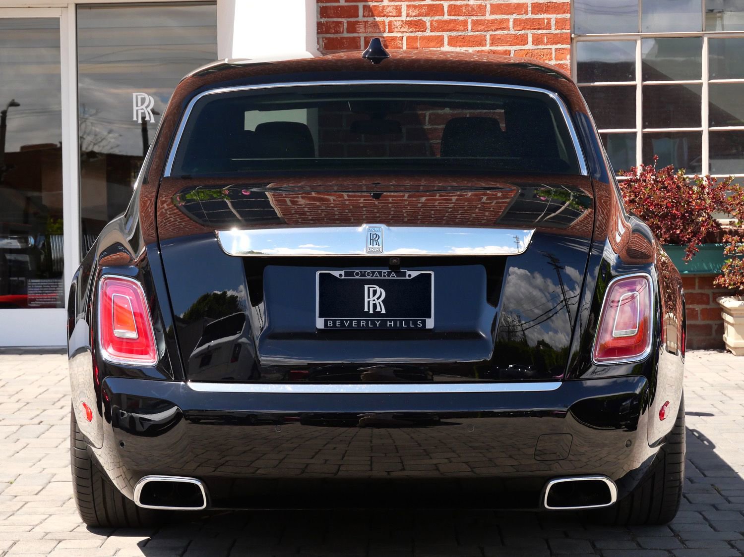 Certified 2024 Rolls-Royce Phantom Extended Wheelbase w/ The Phantom Package image 22
