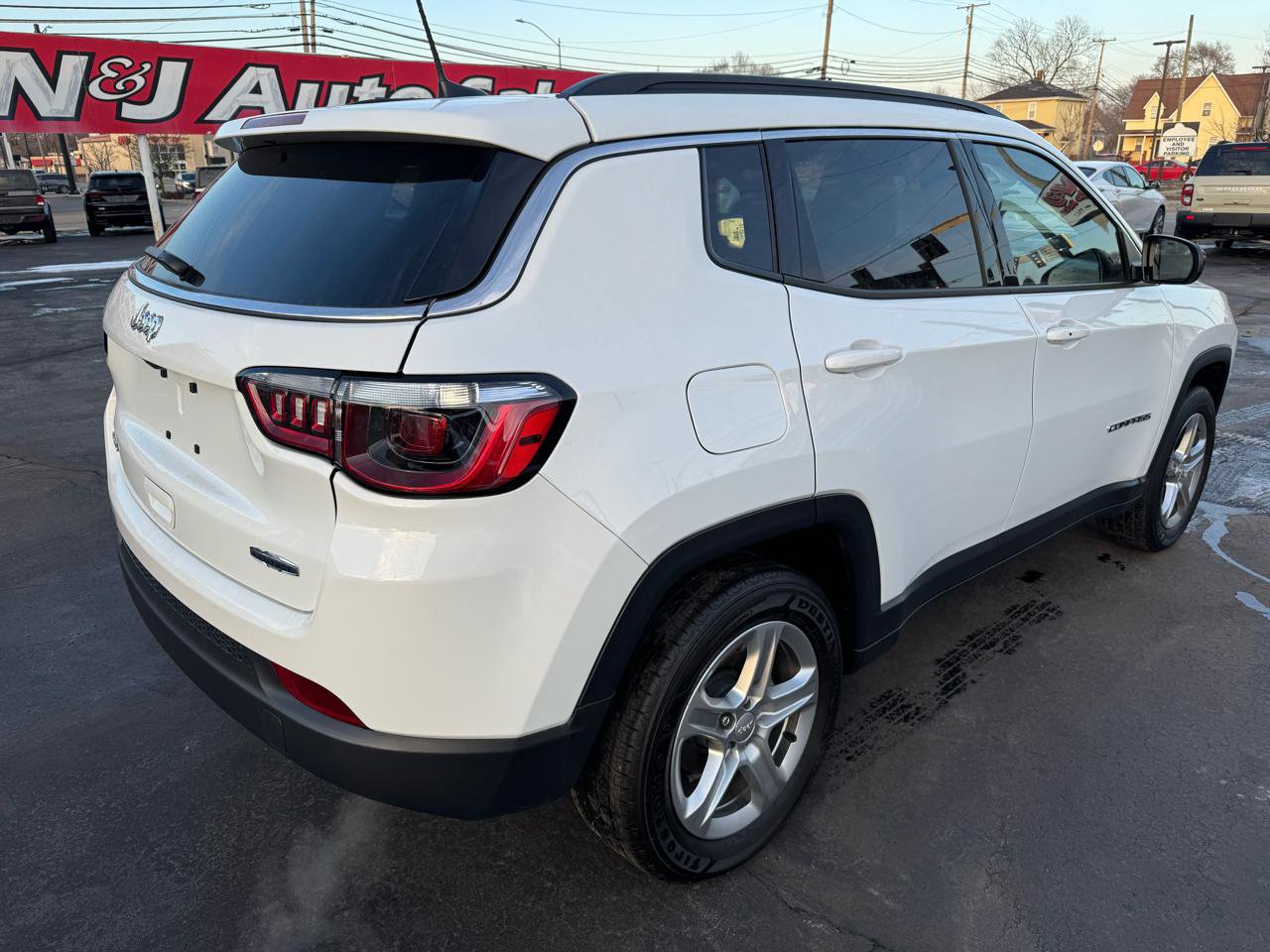 Used 2024 Jeep Compass Latitude w/ Sun and Sound Group image 5