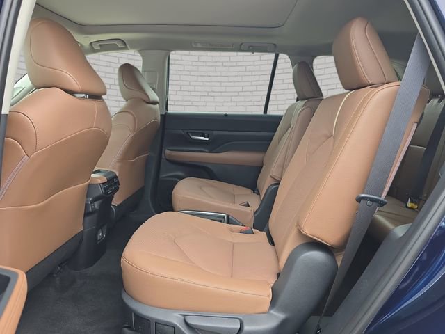 Used 2026 Toyota Grand Highlander AWD image 16