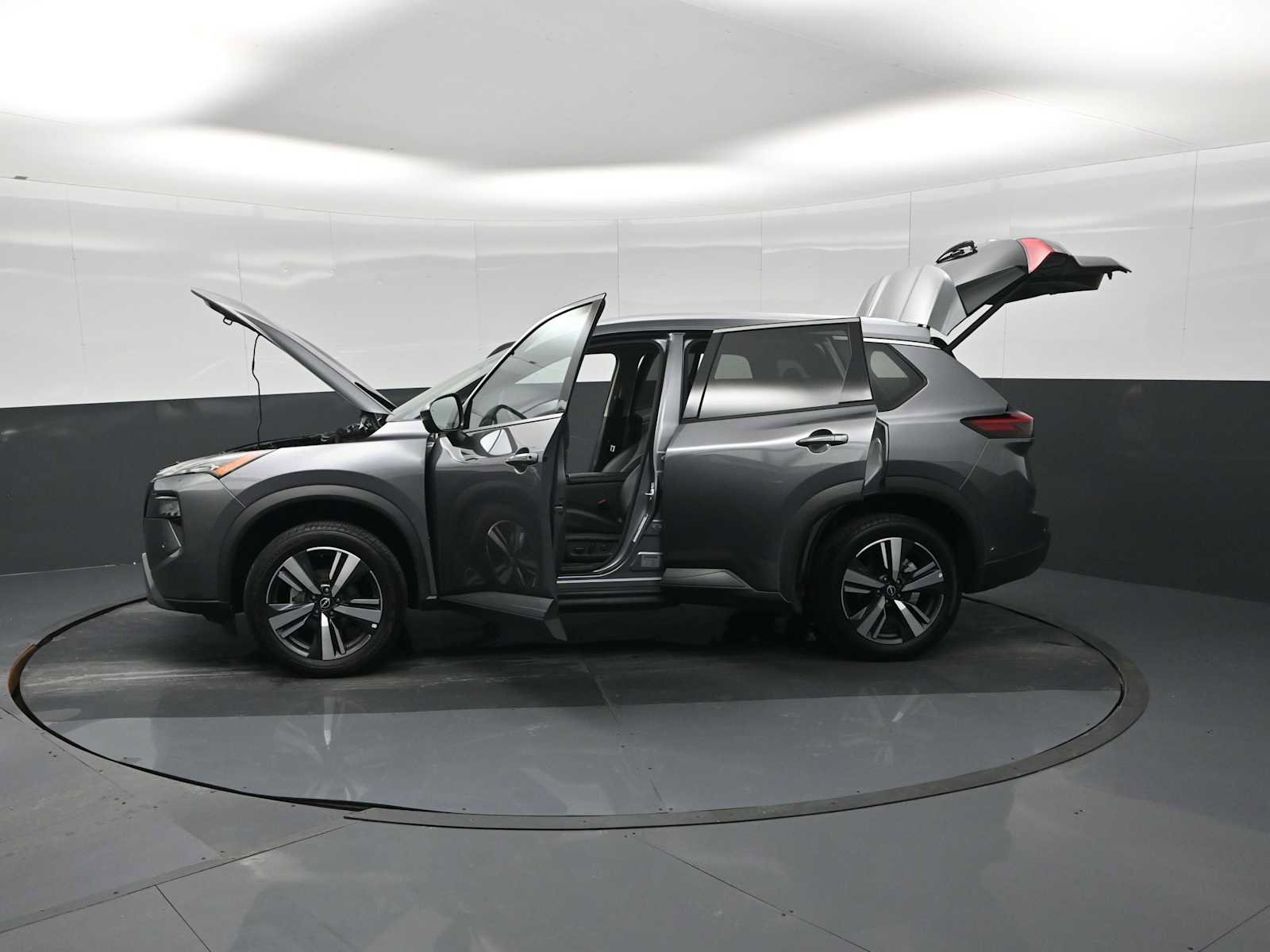 Used 2024 Nissan Rogue SL image 29