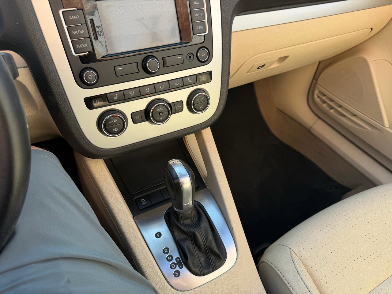 Used 2016 Volkswagen Eos Komfort image 17