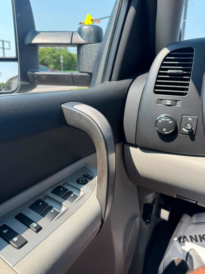 Used 2008 Chevrolet Silverado 2500 LT AWD/4WD image 21