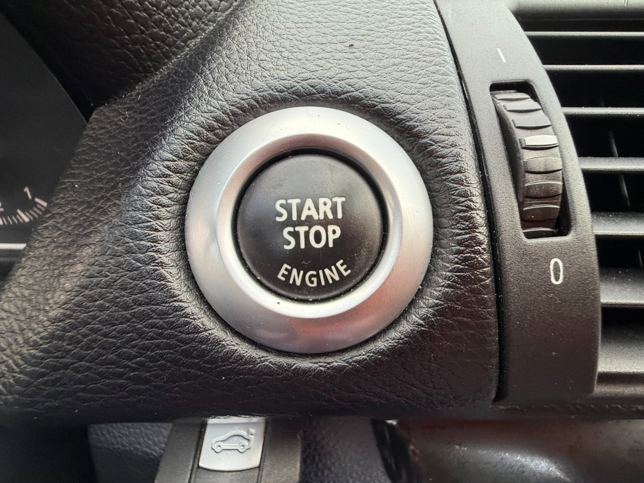 Used 2011 BMW 128i Convertible image 22