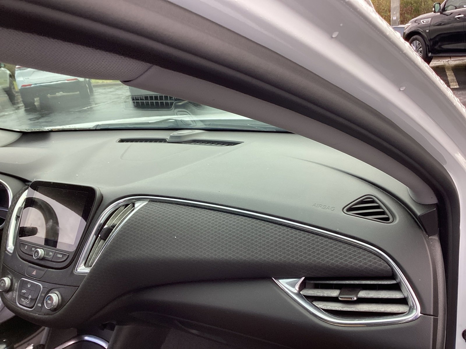 Used 2018 Chevrolet Malibu LT image 13