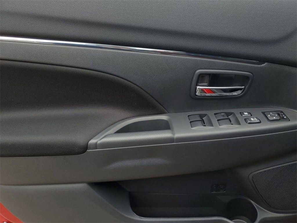 New 2025 Mitsubishi Outlander Sport LE image 13