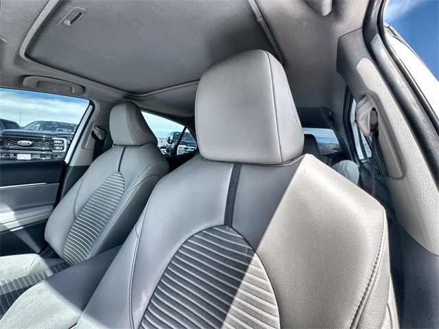 Used 2023 Toyota Camry SE image 11