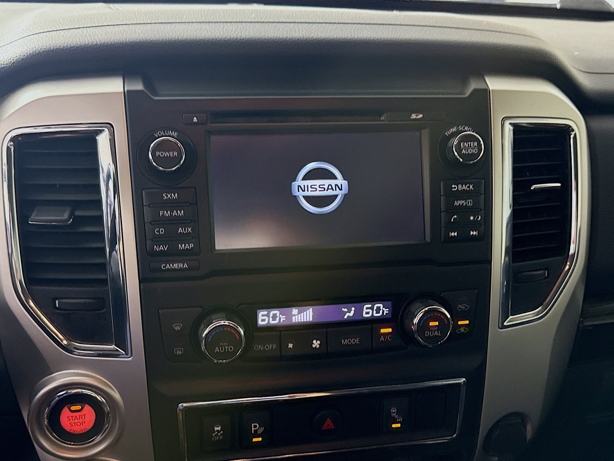 Used 2017 Nissan Titan SV AWD/4WD image 18