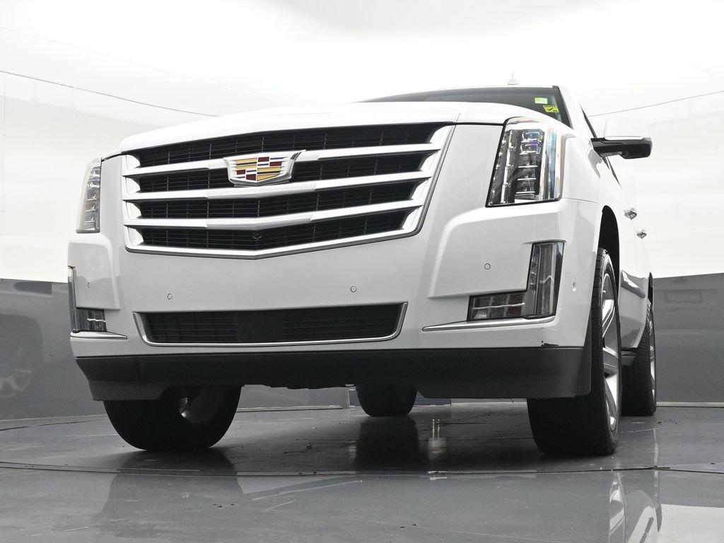 Used 2019 Cadillac Escalade Premium Luxury RWD image 31