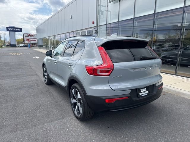 Certified 2025 Volvo XC40 B5 Plus AWD/4WD image 3