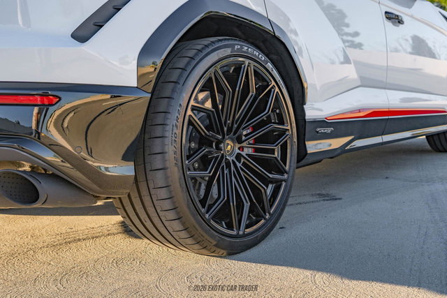 Used 2025 Lamborghini Urus SE image 49