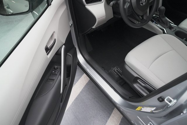 Certified 2025 Toyota Corolla Cross L image 11