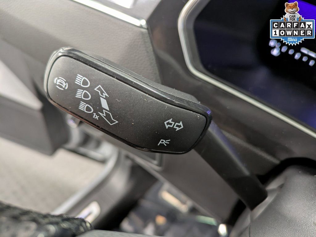 Used 2022 Volkswagen Tiguan SE R-Line image 17