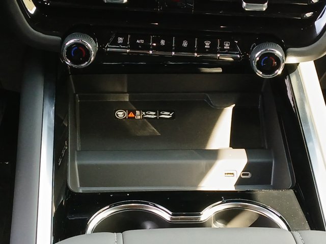 New 2026 Chevrolet Suburban Z71 image 13