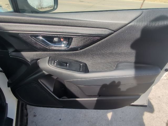 Used 2025 Subaru Outback Premium image 31