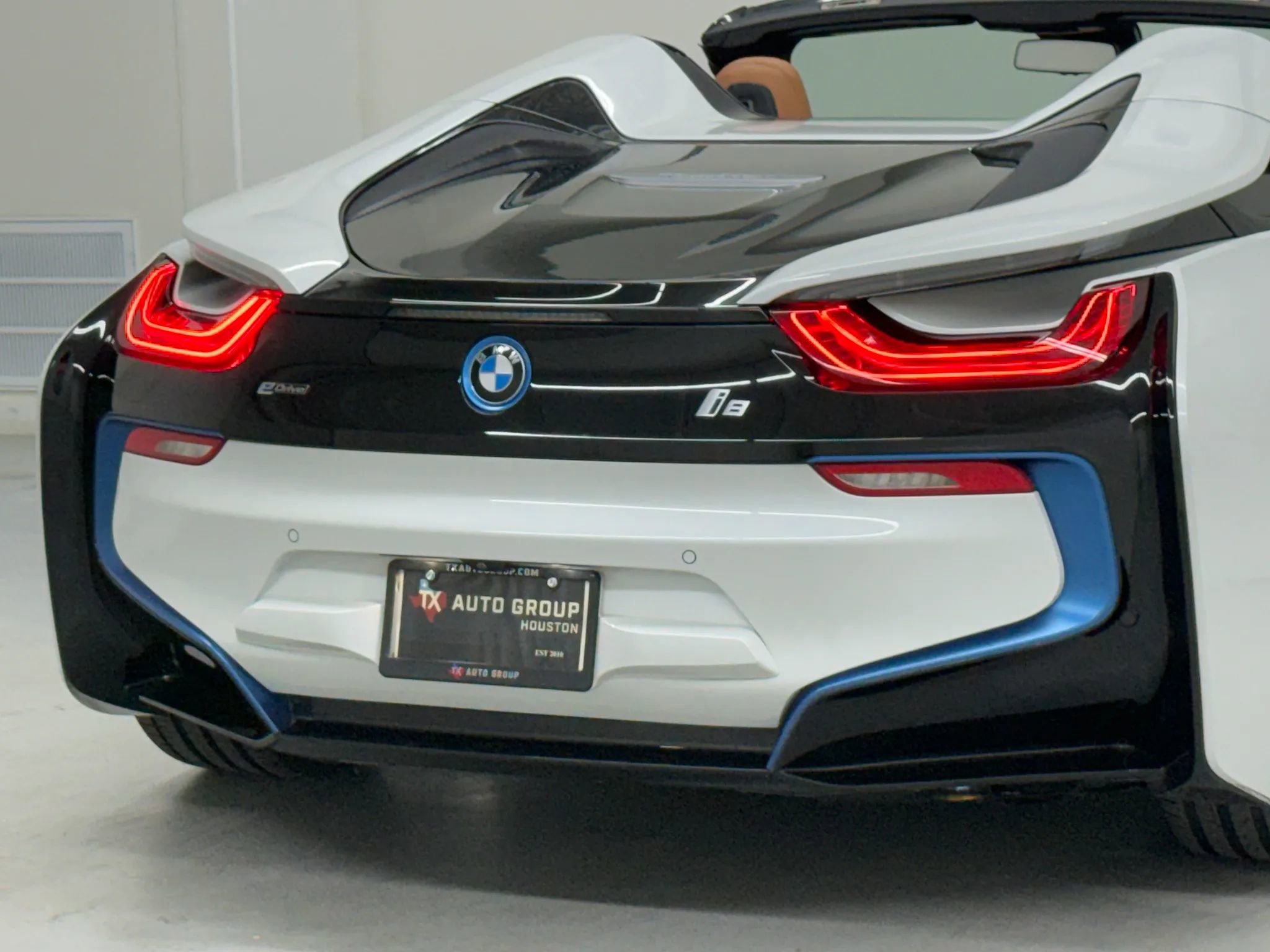 Used 2019 BMW i8 Roadster image 28