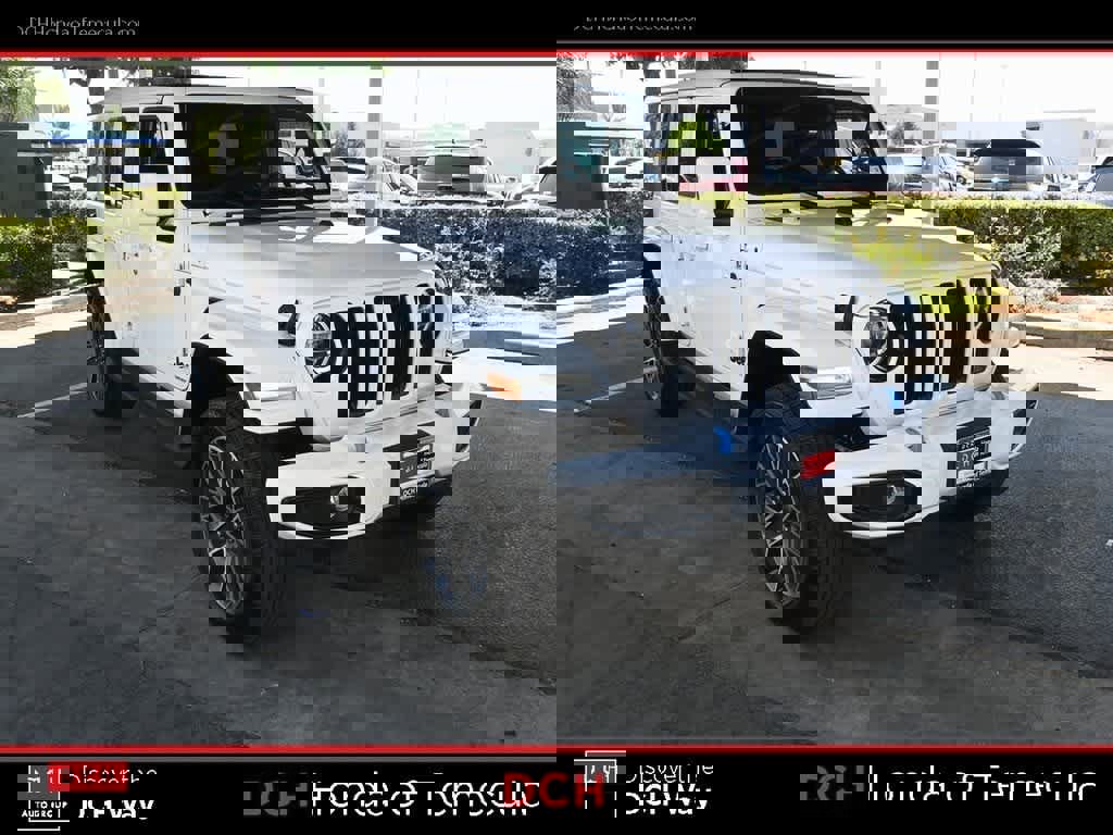 Used 2022 Jeep Wrangler Unlimited Sahara image 3