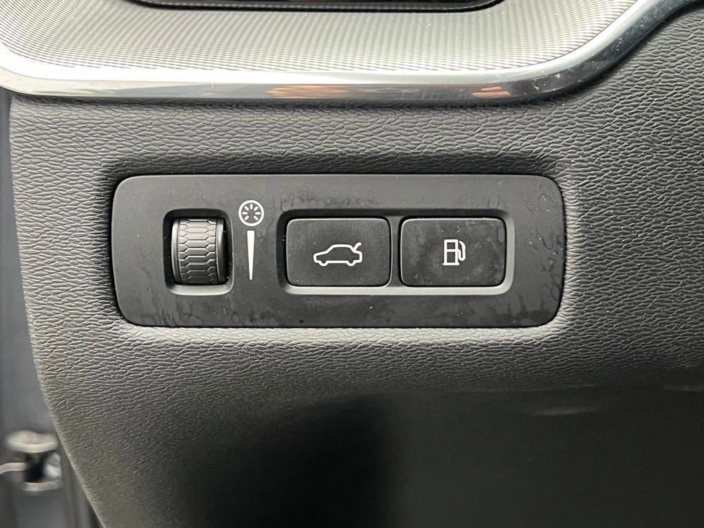 Used 2021 Volvo XC60 T8 R-Design w/ Advanced Package image 20