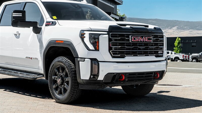 Used 2024 GMC Sierra 2500 AT4 AWD/4WD image 9