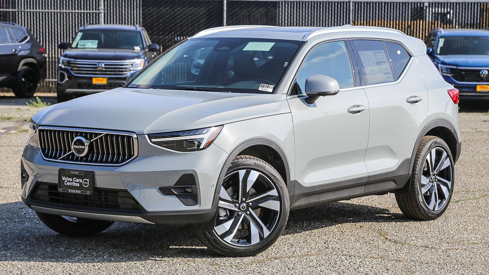 New 2025 Volvo XC40 B5 Plus w/ Climate Package image 1