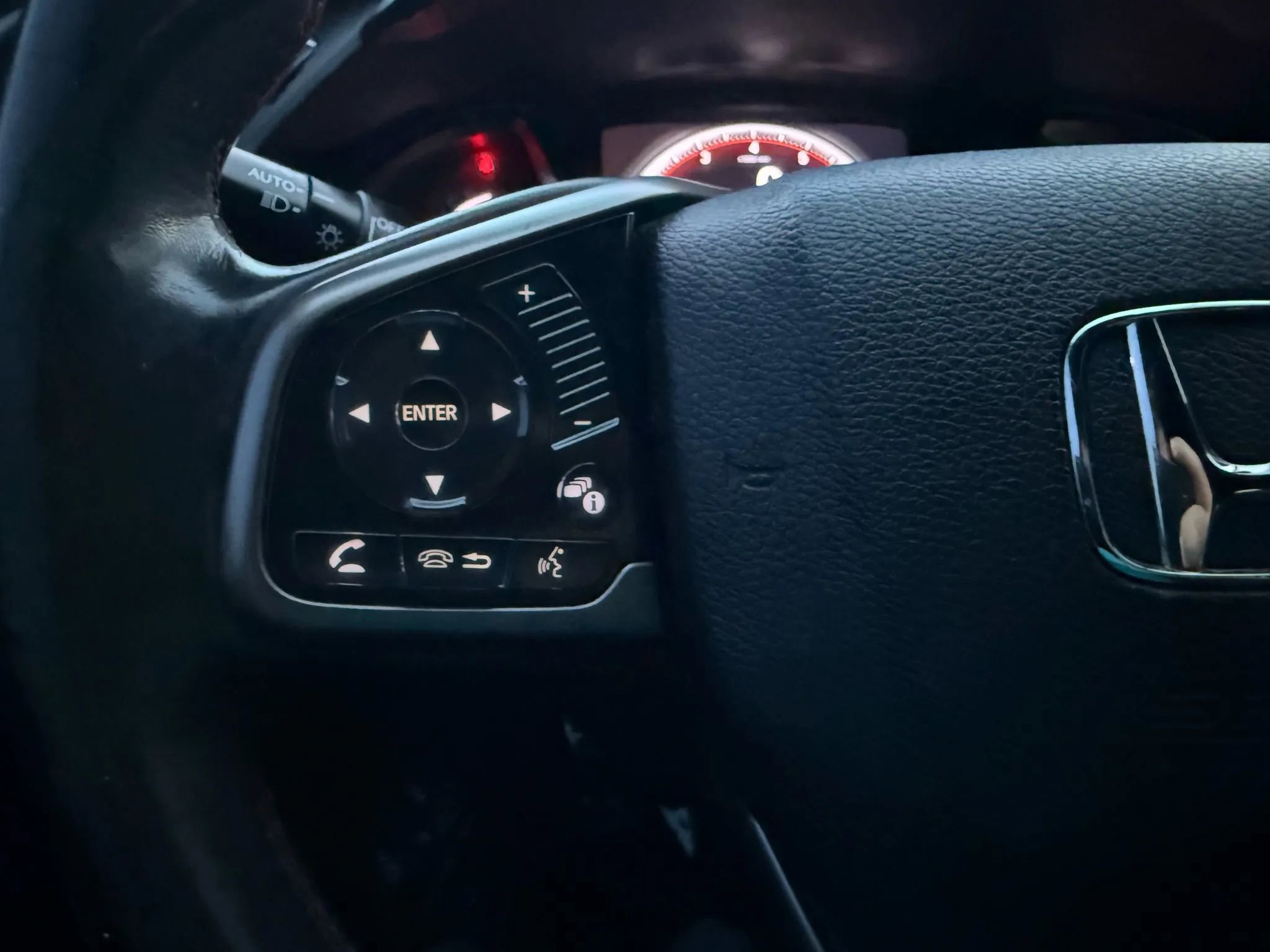 Used 2018 Honda Civic Si image 25