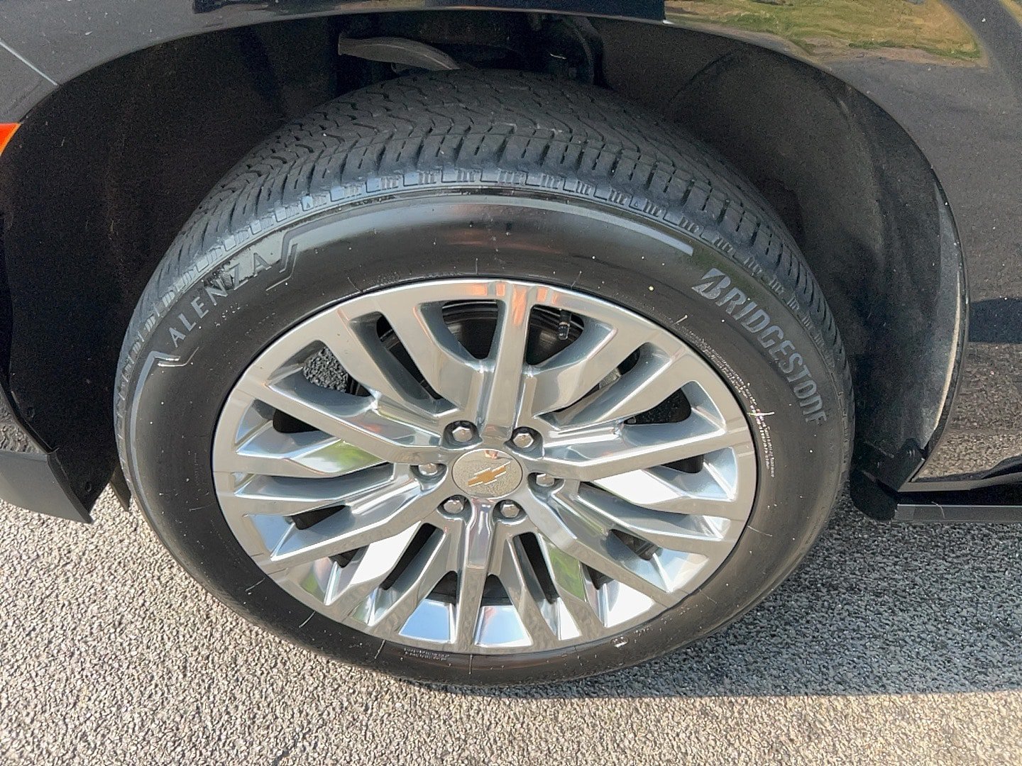 Used 2023 Chevrolet Tahoe High Country w/ Advanced Technology Package AWD/4WD image 9