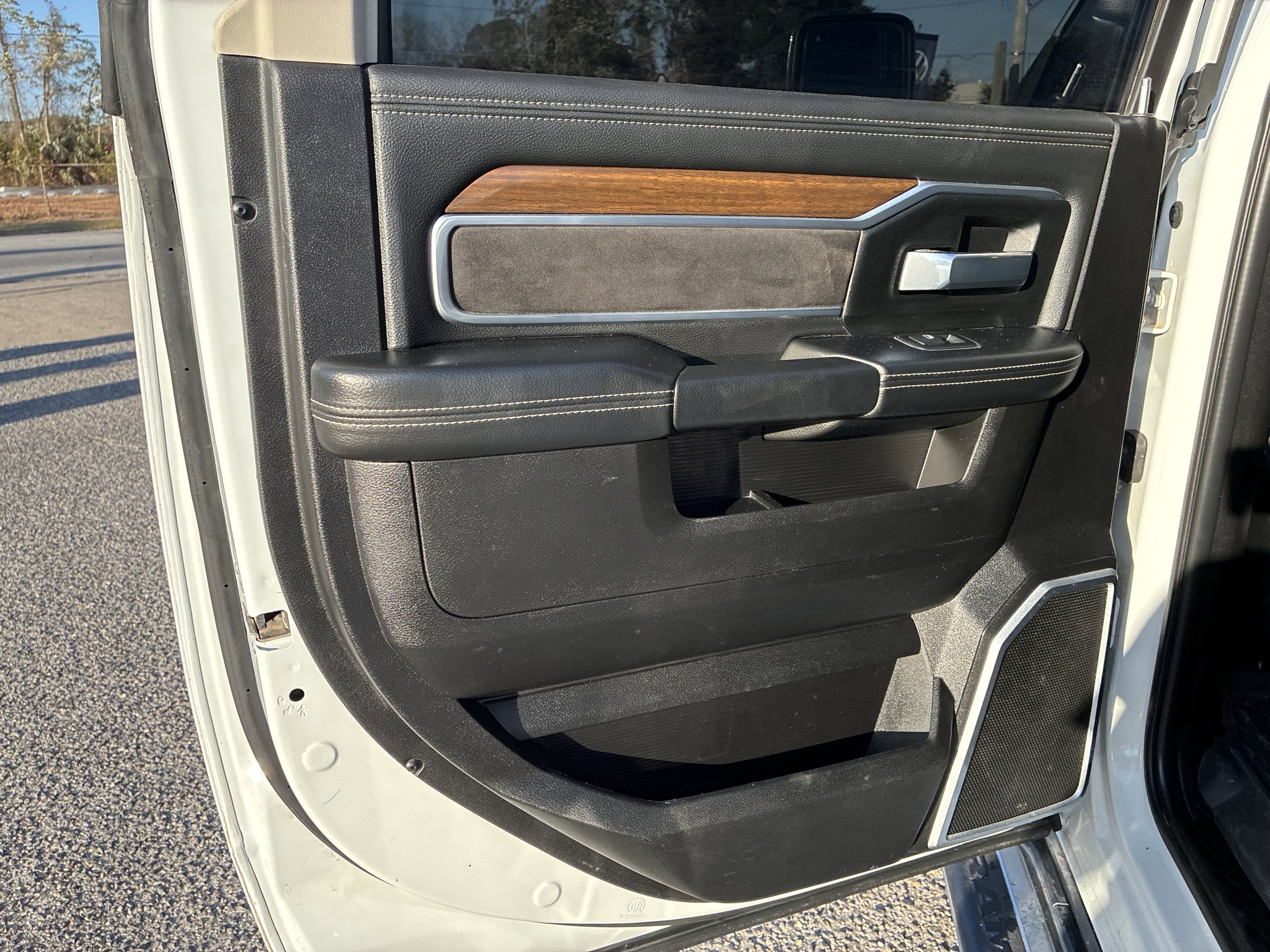 Used 2024 RAM 2500 Laramie image 23