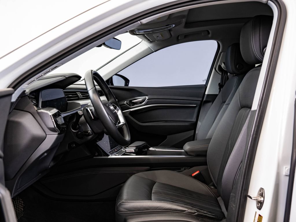 Used 2021 Audi e-tron Premium w/ Convenience Plus Package AWD/4WD image 23